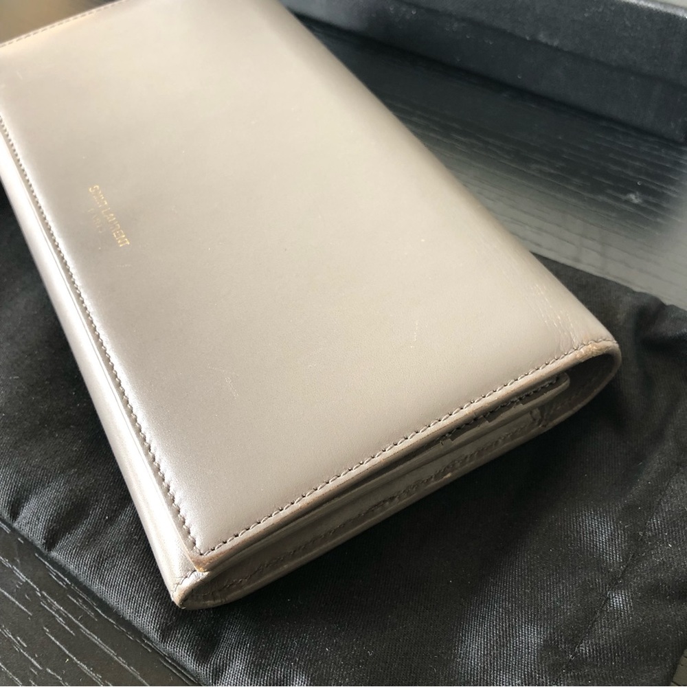 Saint Laurent Essentials Minimalist Grey YSL Wallet - Picture 11 of 15